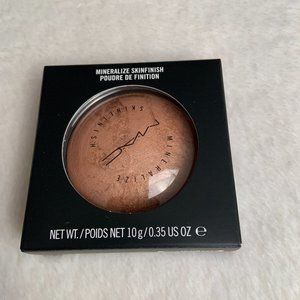 Mac Cosmetics Mineralize Skinfinish in CHEEKY BRONZE Rare